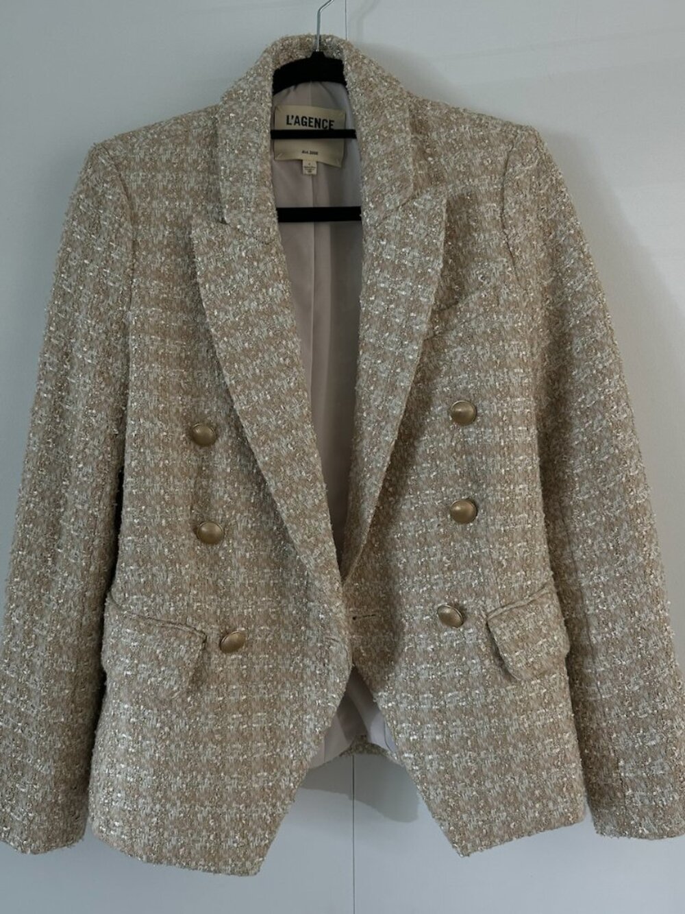 L’AGENCE Tweed Double-Breasted Blazer – Neutral Bouclé